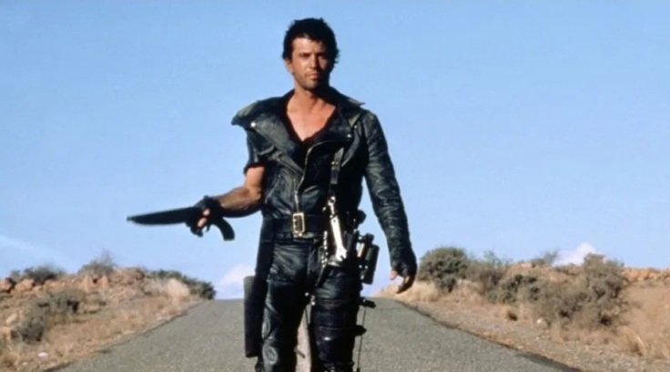 Die besten 5 Männerkostüme - Mit der abgesägten Schrotflinte im Anschlag schlendert Mad Max den Highway entland
